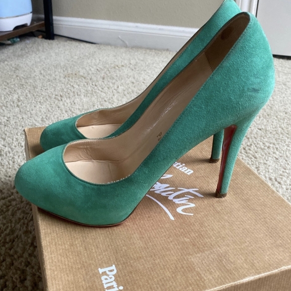 Shoes - Picture 4 of 9